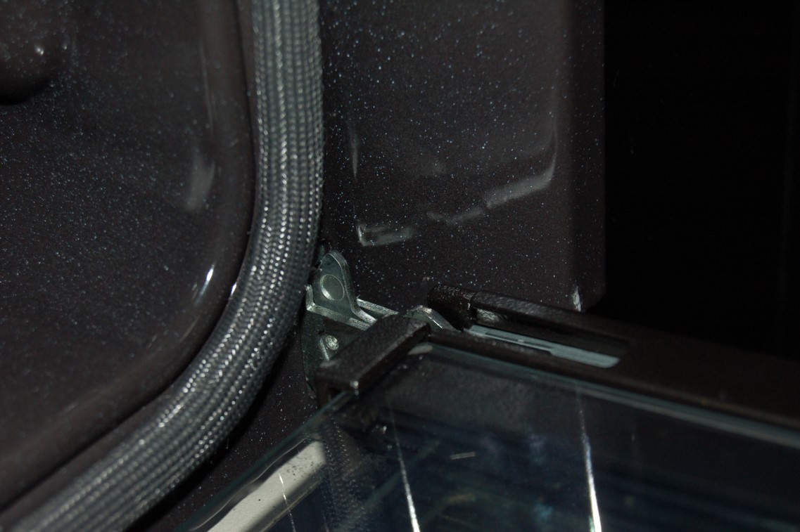 Oven door not closing correctly Technika